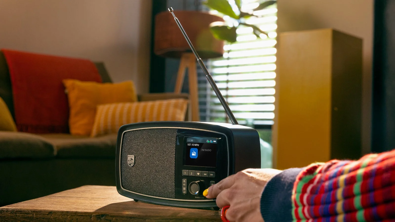 Philips TAV2000を操作する様子