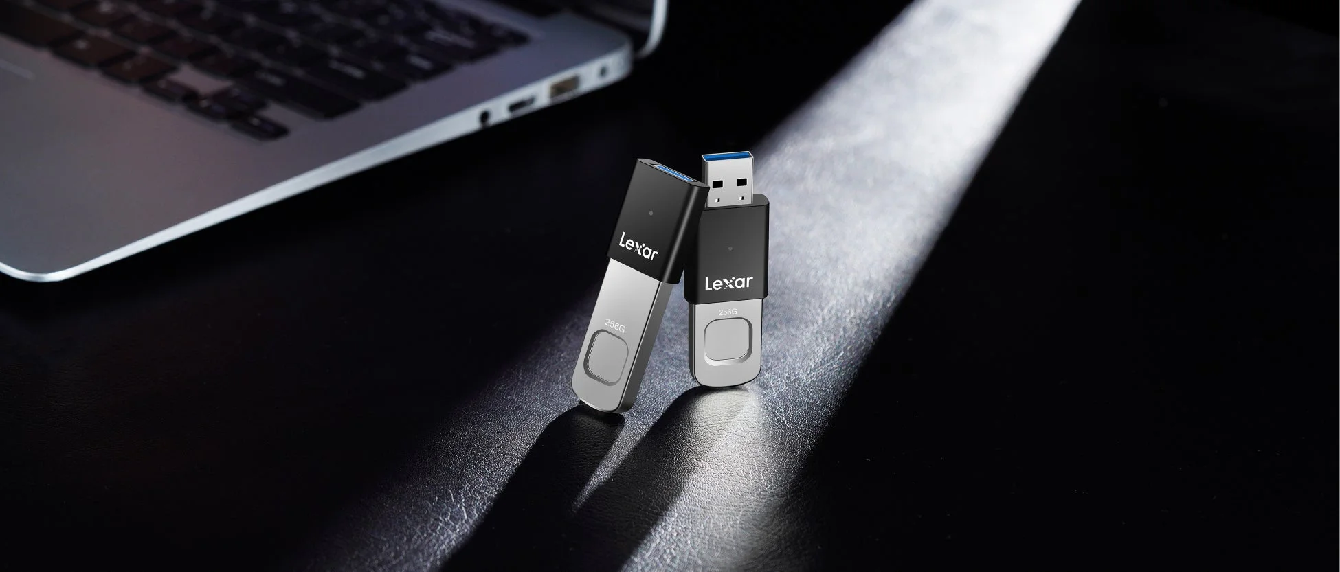 Lexarから指紋認証対応USBフラッシュドライブ「JumpDrive Fingerprint F35 PRO」が日本に登場！大切なデータをしっかり守る新習慣を始めよう