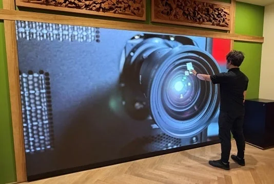 オーラス株式会社、六本木ARECに163インチのBarco Residential住宅用LEDウォール「NT Vali」を導入