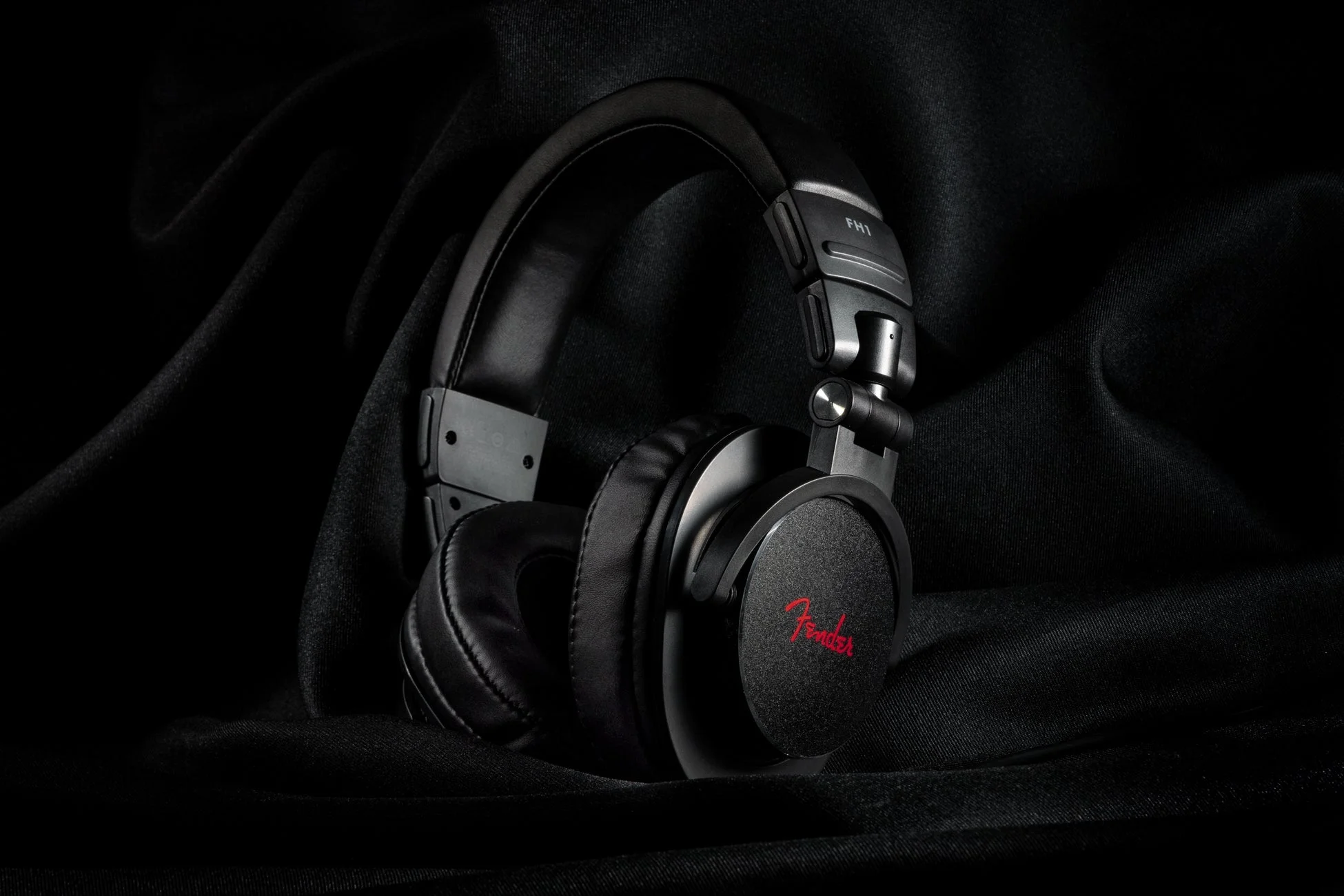 フェンダーが新ヘッドフォン「FH1 Professional Monitoring Headphone」を日本先行販売！高精度モニタリングと快適な装着感を両立