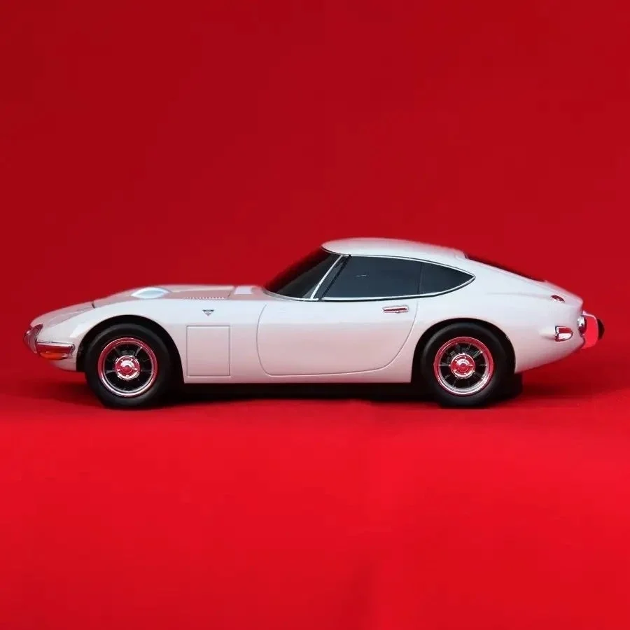 名車「トヨタ2000GT」マウスに期間限定ノベルティが登場!カーパーツモチーフキーホルダーをプレゼント