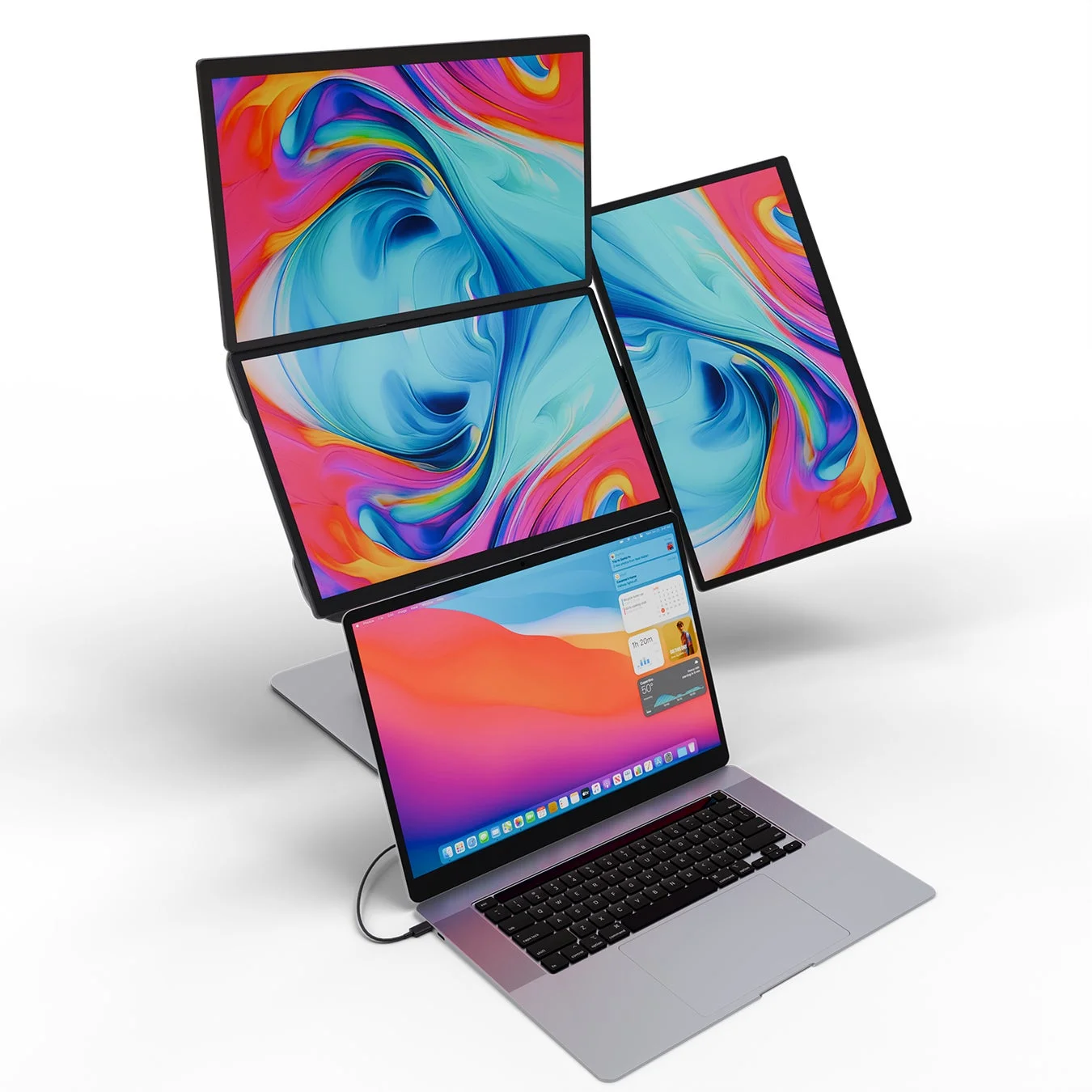 MacBook Proが3台の外部モニターに接続されたマルチディスプレイ環境。