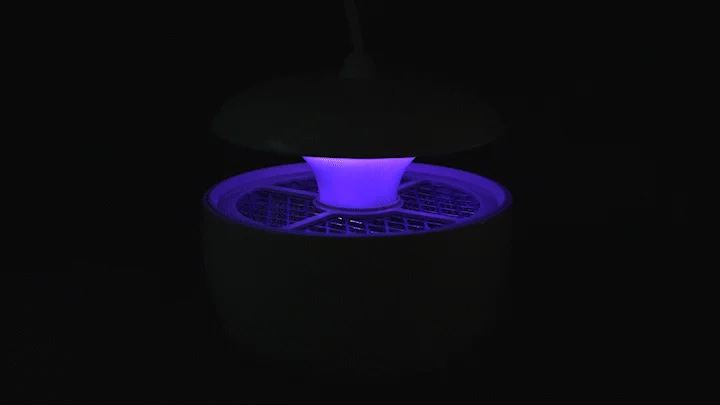 蚊取り器の紫色の光