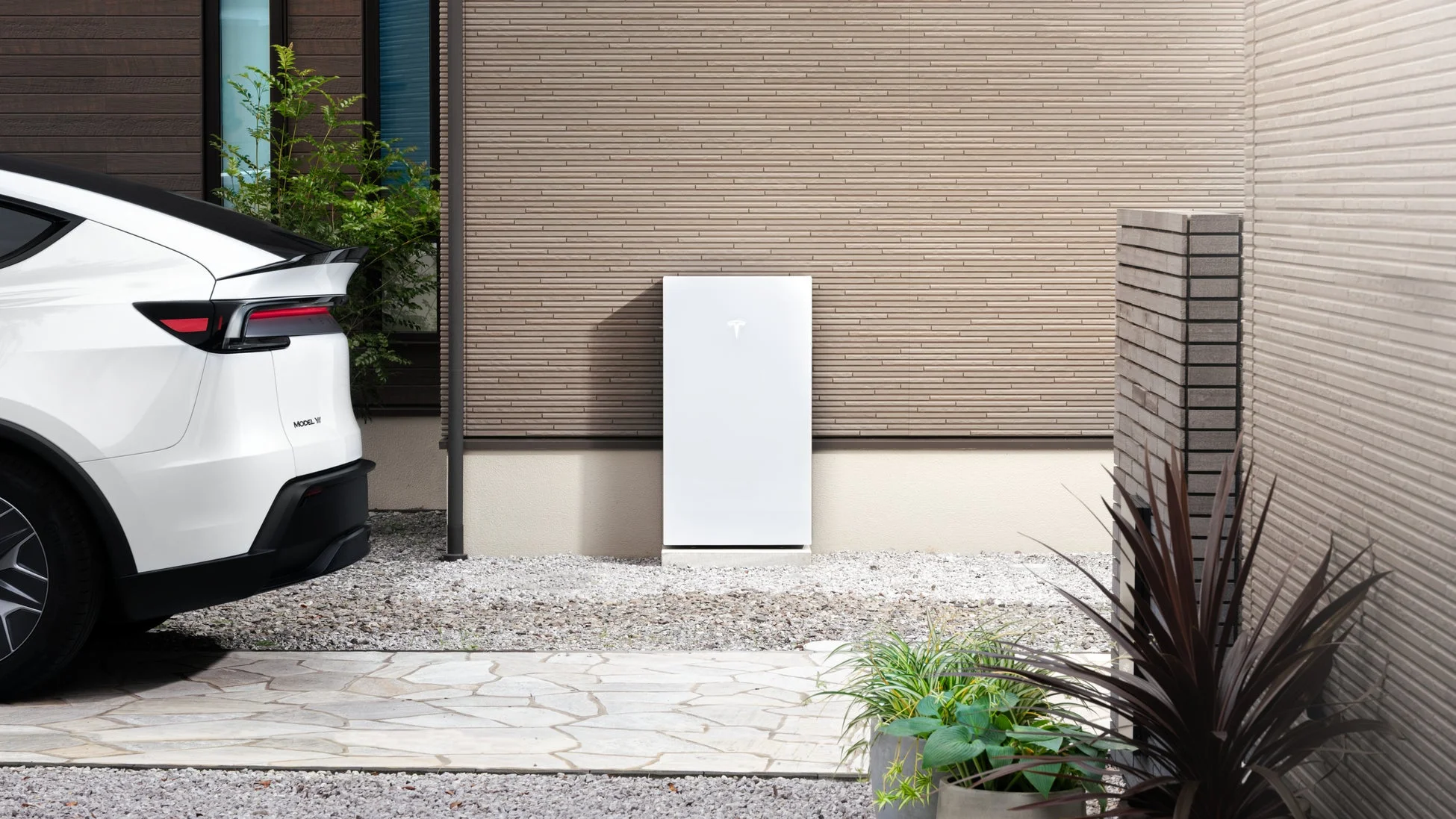 テスラ家庭用蓄電池Powerwall 3、日本で販売開始！高出力とAIで快適な電力生活、補助金活用も