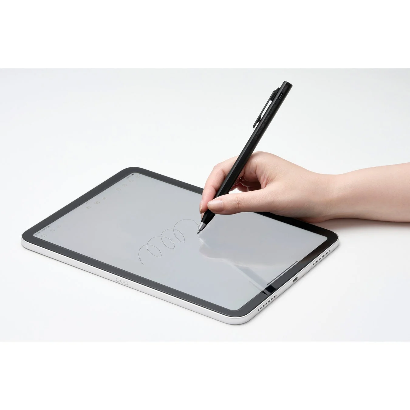 タブレットで描画する様子