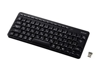 黒色のコンパクトなワイヤレスキーボードとUSBレシーバー
