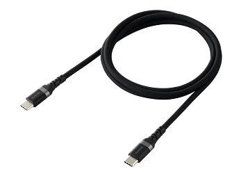 白い背景に置かれた、両端がUSB-Cコネクタになっている黒いケーブルの画像