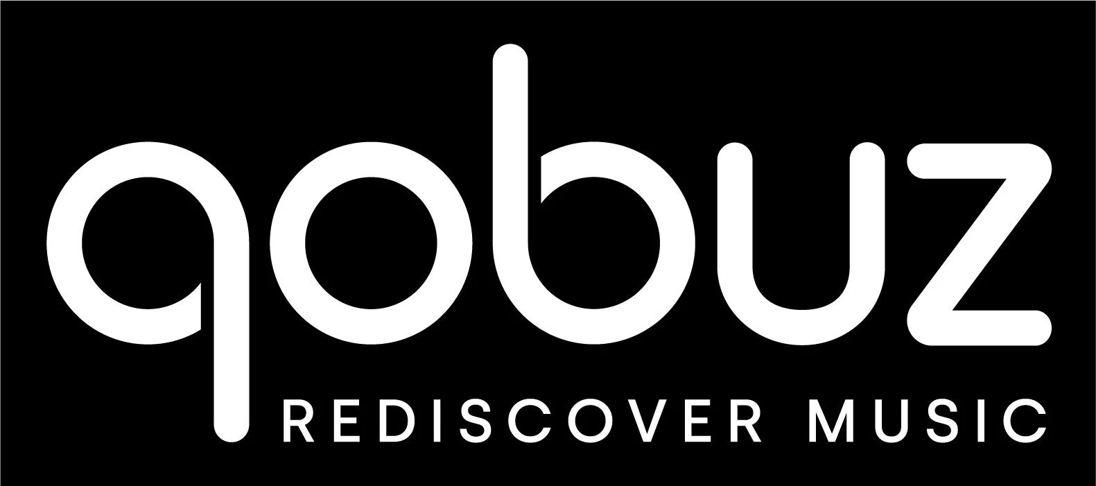 黒い背景に白い文字で「qobuz」というロゴが中央に配置されており、その下に「REDISCOVER MUSIC」というスローガンが書かれています。