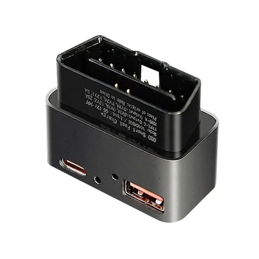 OBD-USB01 本体。USB Type-AとType-Cの2ポートを搭載