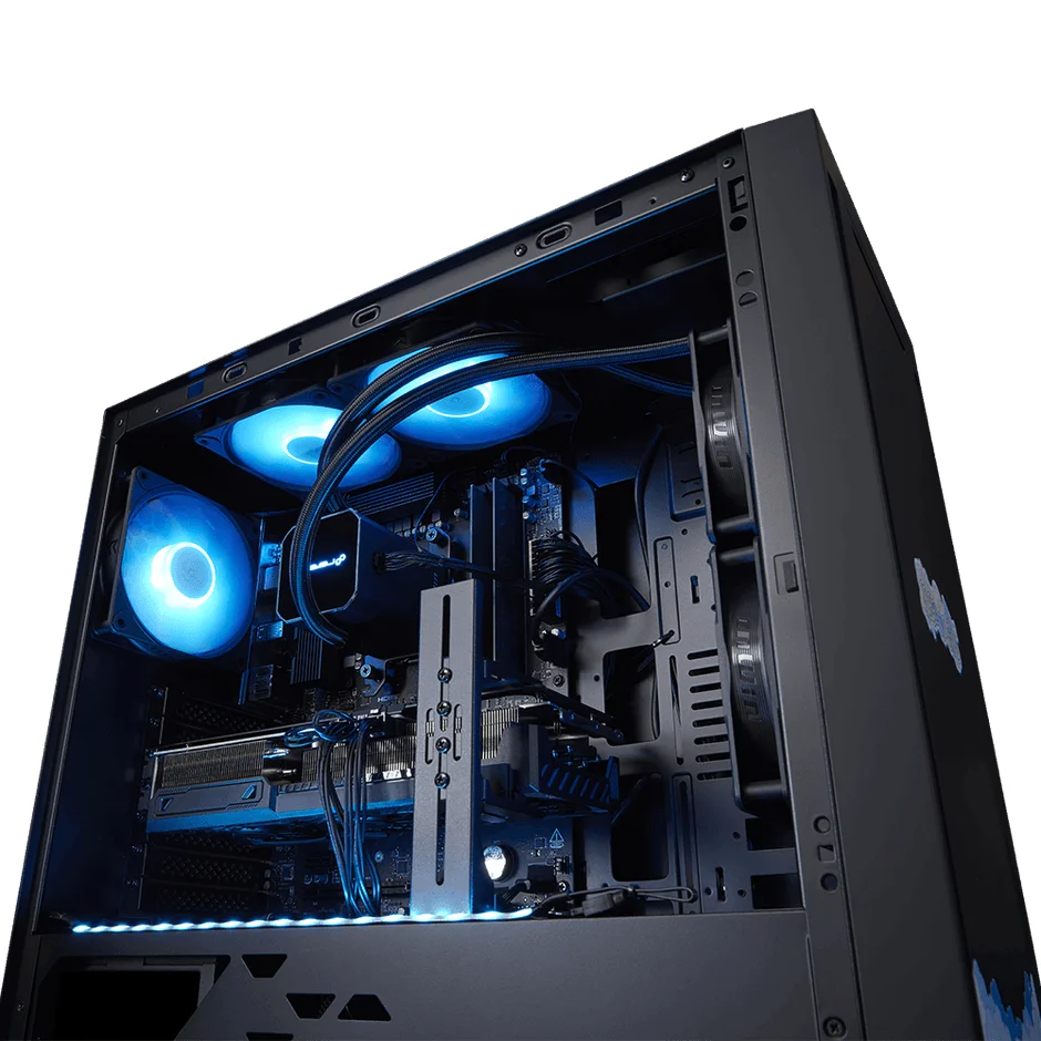 内部が照らされたゲーミングPCのケース