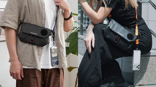 男女がスマホショルダーを着用
