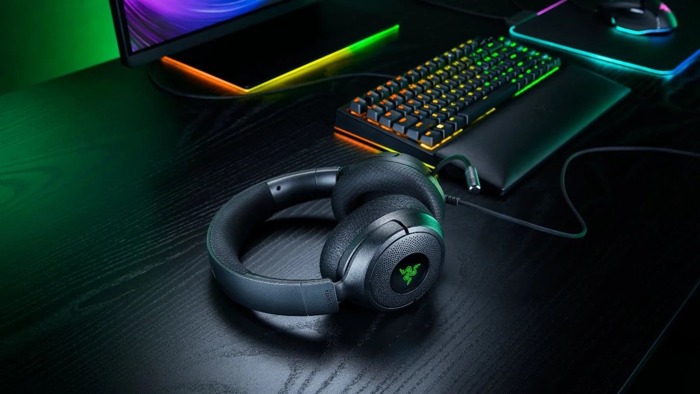 Razer製ゲーミングヘッドホンとキーボード