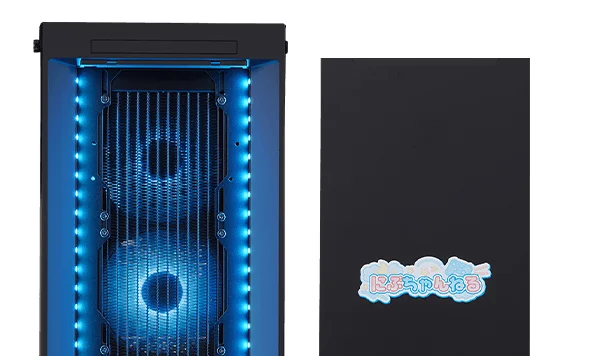 LEDライティングとロゴが楽しめる左側面ガラスパネル